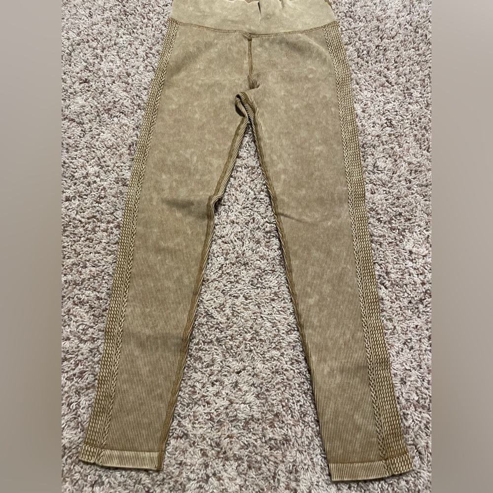 American Eagle Offline stretch cords Sz M